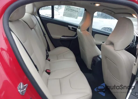 2017 Volvo S60 T5 Dynamic z USA, uszkodzony, nr VIN YV140MTL8H2437463